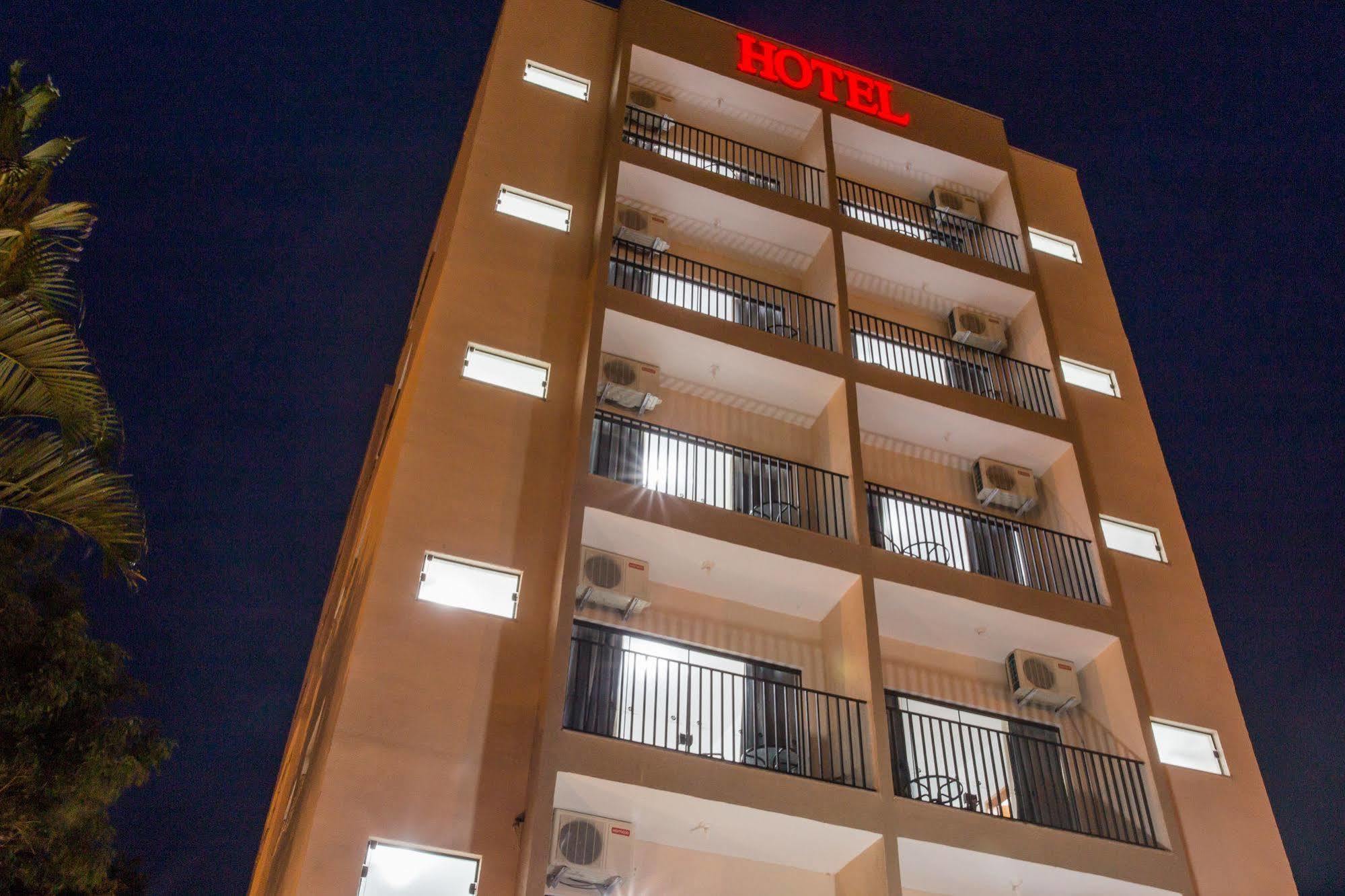 Domum Hotel Pindamonhangaba Eksteriør billede